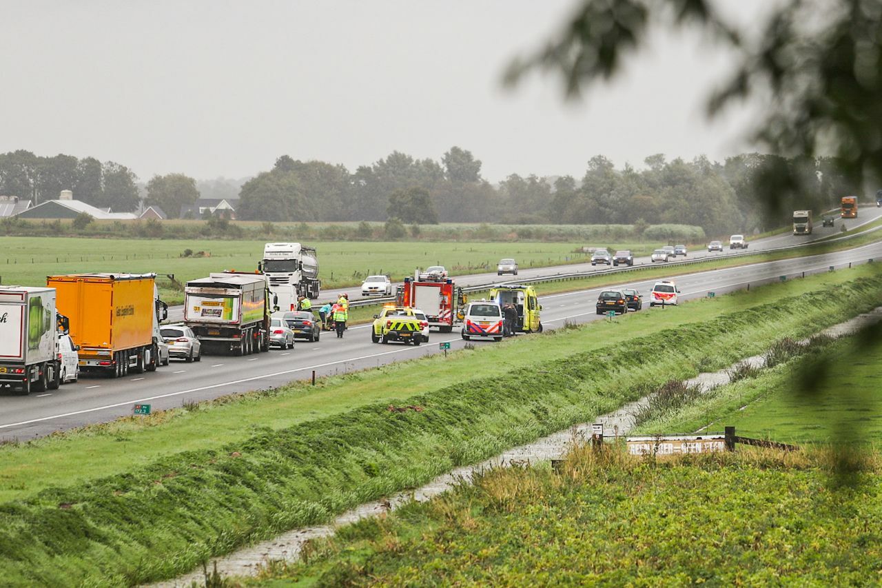A7 richting Marum korte tijd afgesloten door ongeval