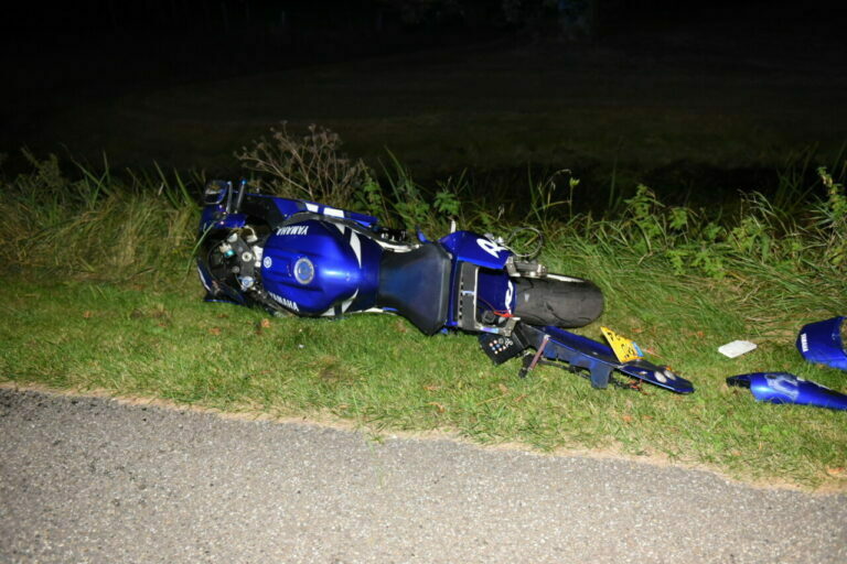 Motorrijder gewond bij eenzijdig ongeval in Niebert