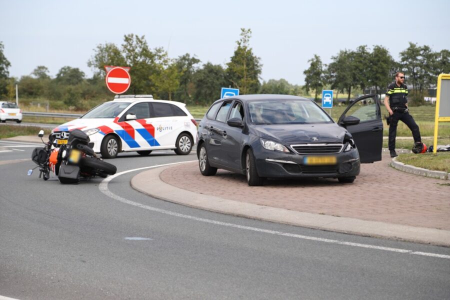 Motorrijder gewond na ongeval met auto in Nijega