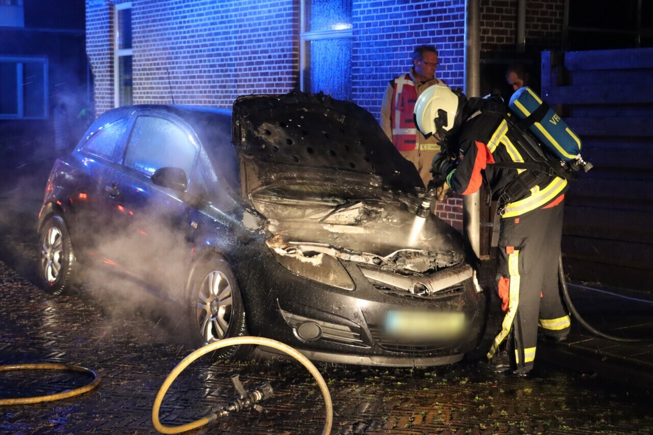 Opnieuw autobrand in Hoogeveen