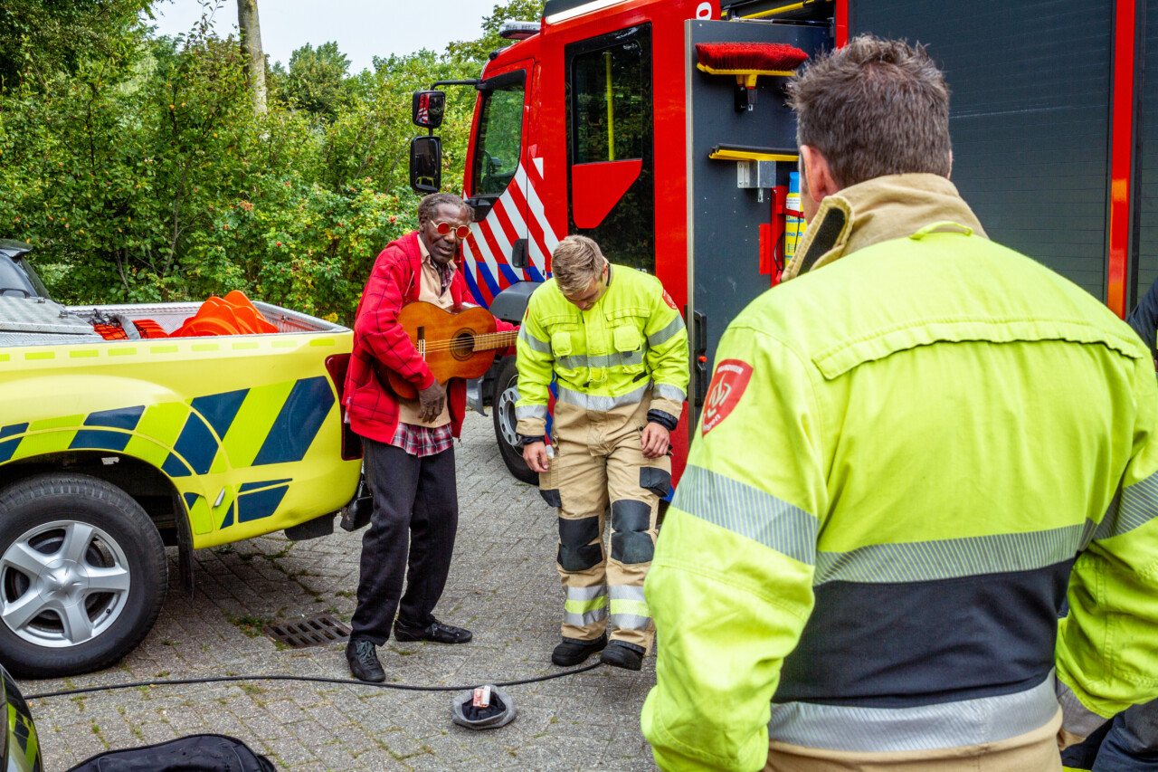 Bewoner bedankt brandweerlieden voor snelle optreden bij woningbrand