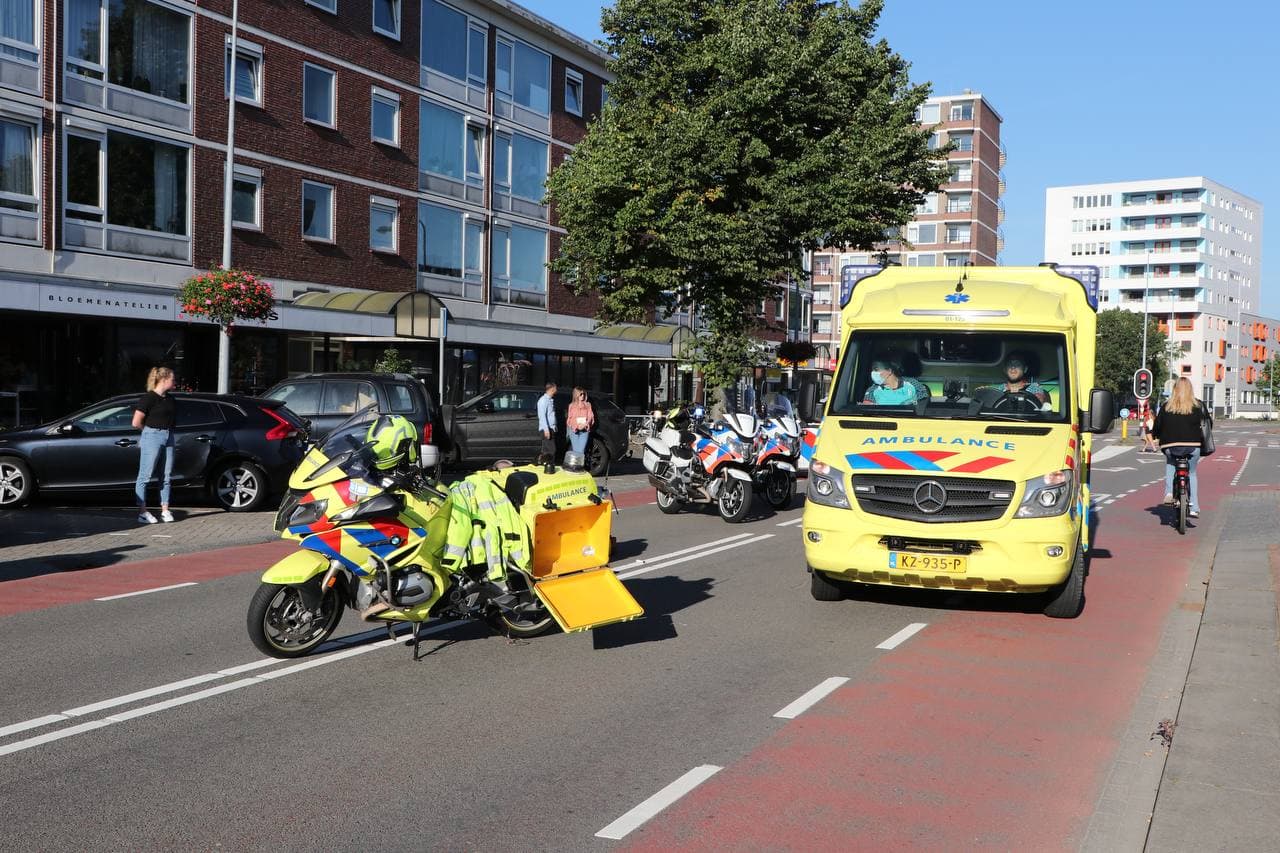 Voetganger gewond na aanrijding in Groningen; automobilist aangehouden