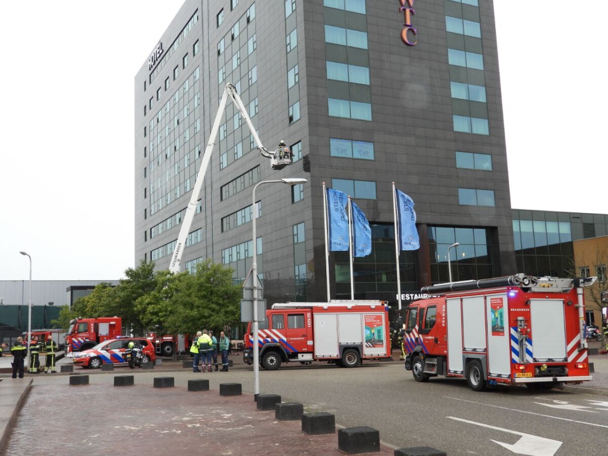 Zeer grote brand in WTC Hotel Leeuwarden