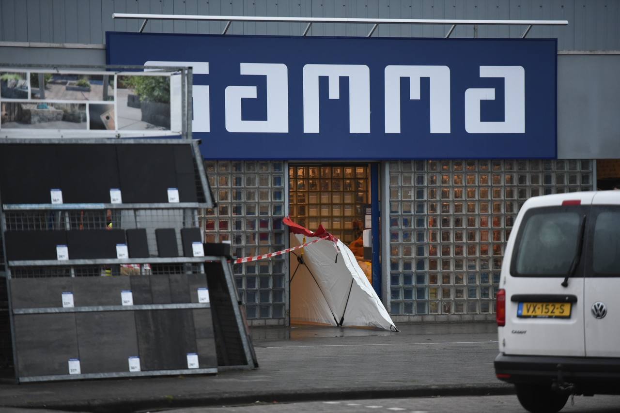 Kind meer dan anderhalf uur bekneld in Gamma Stadskanaal