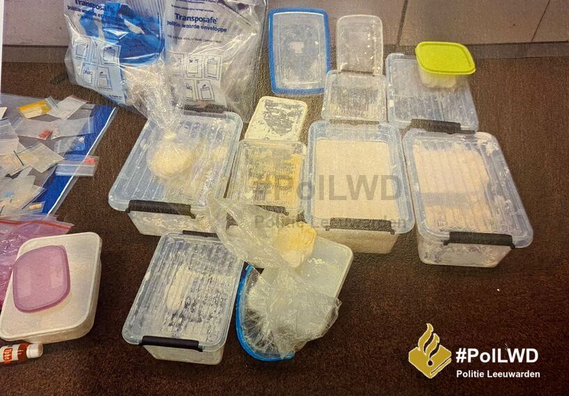 Politie neemt meer dan 7 kg drugs in beslag bij controle na snelheidsovertreding in Stiens