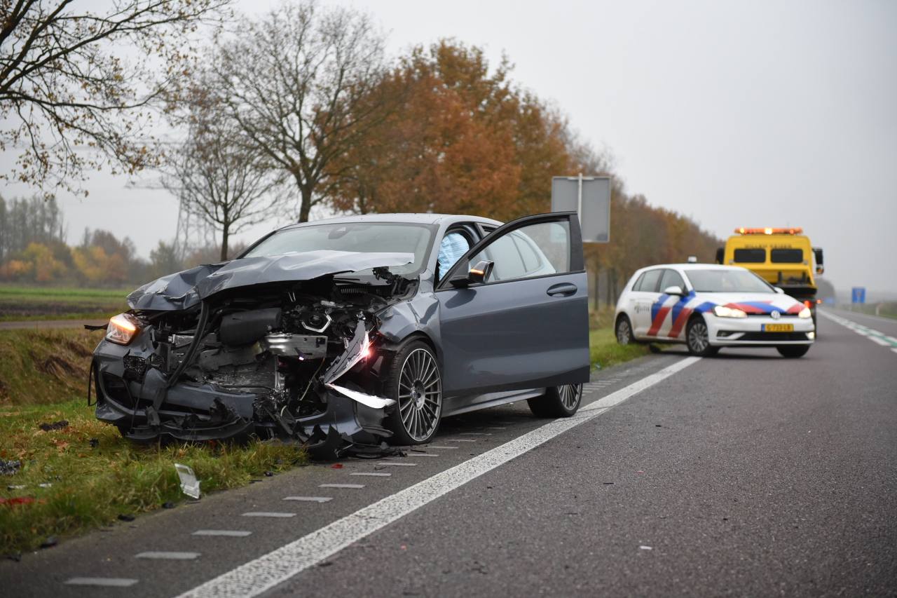 N366 bij Mussel afgesloten na ongeval tussen twee voertuigen