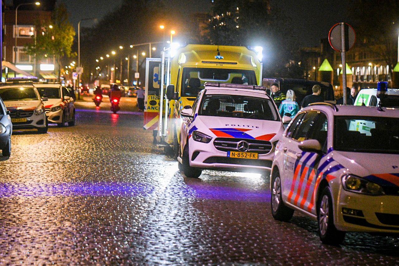 Omstanders redden man uit water in Groningen