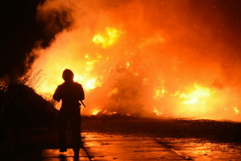 Flinke hooibrand in Nieuw-Weerdinge