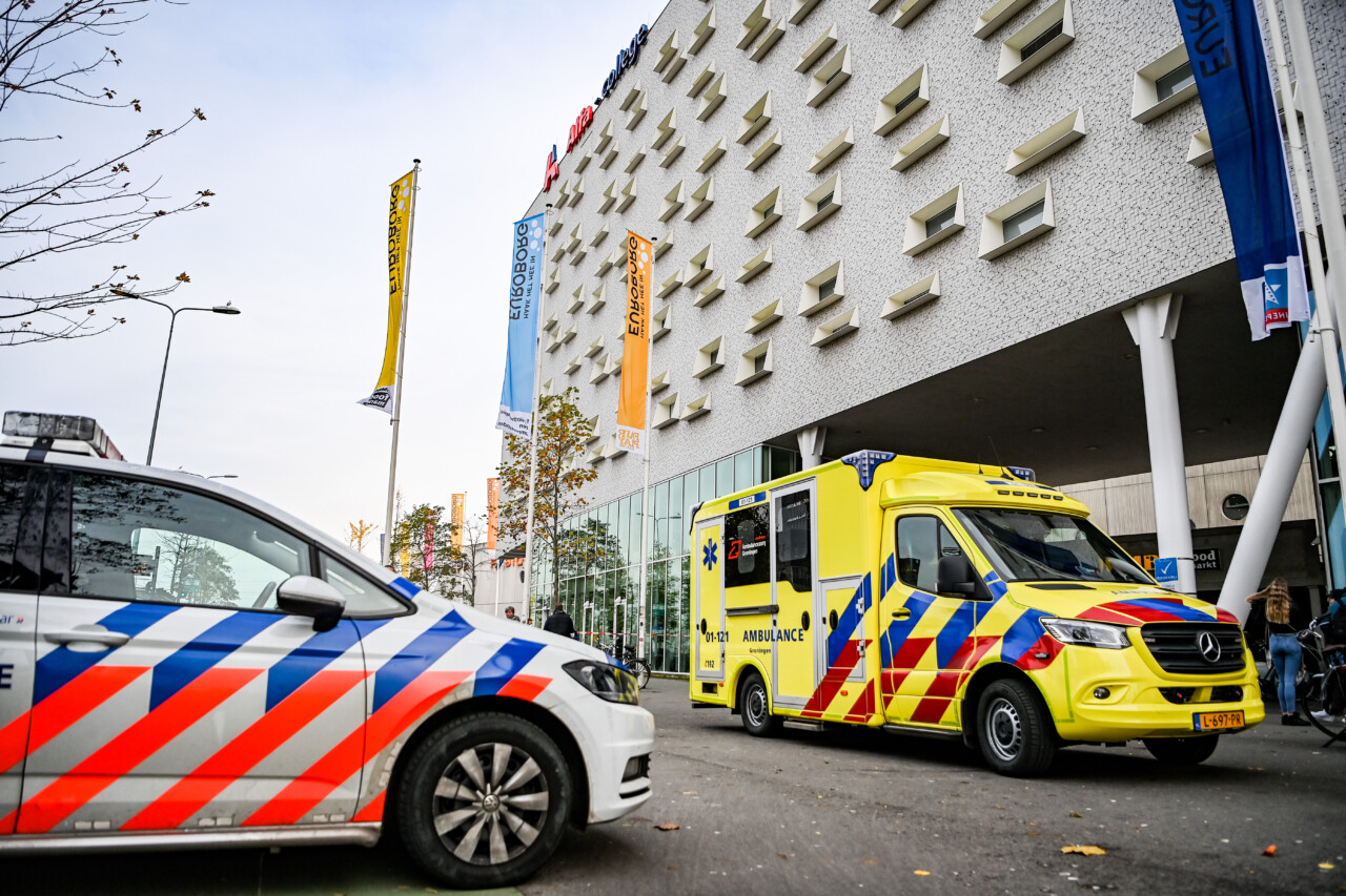 Jongen gewond bij steekincident op school in Groningen (video)