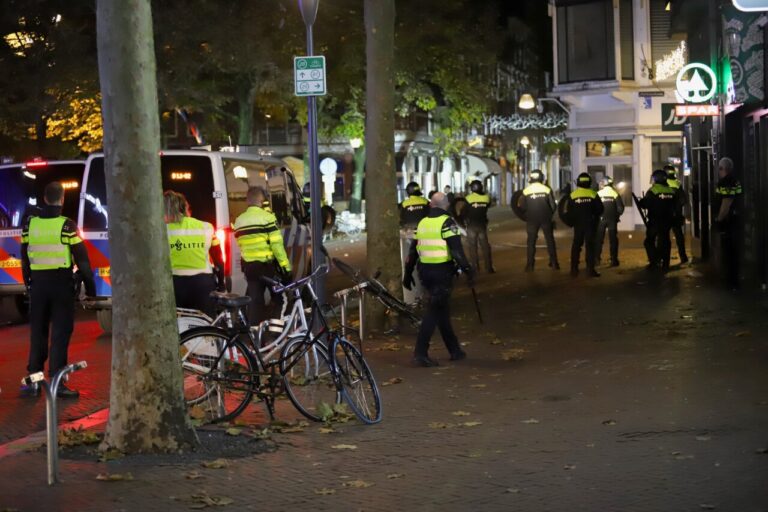 Vijftien aanhoudingen bij rellen in Leeuwarden (Video)