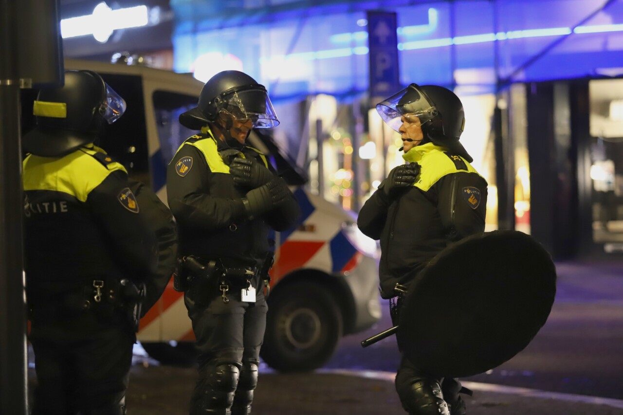 Onrustig na Cambuur – Volendam, ME ingezet op Cambuurplein in Leeuwarden