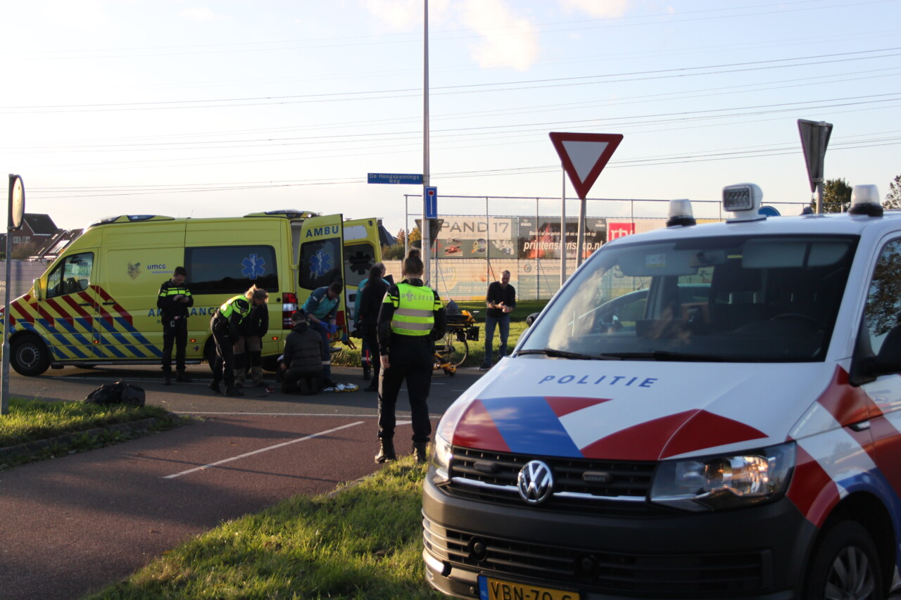 Fietsster gewond bij aanrijding met auto in Assen