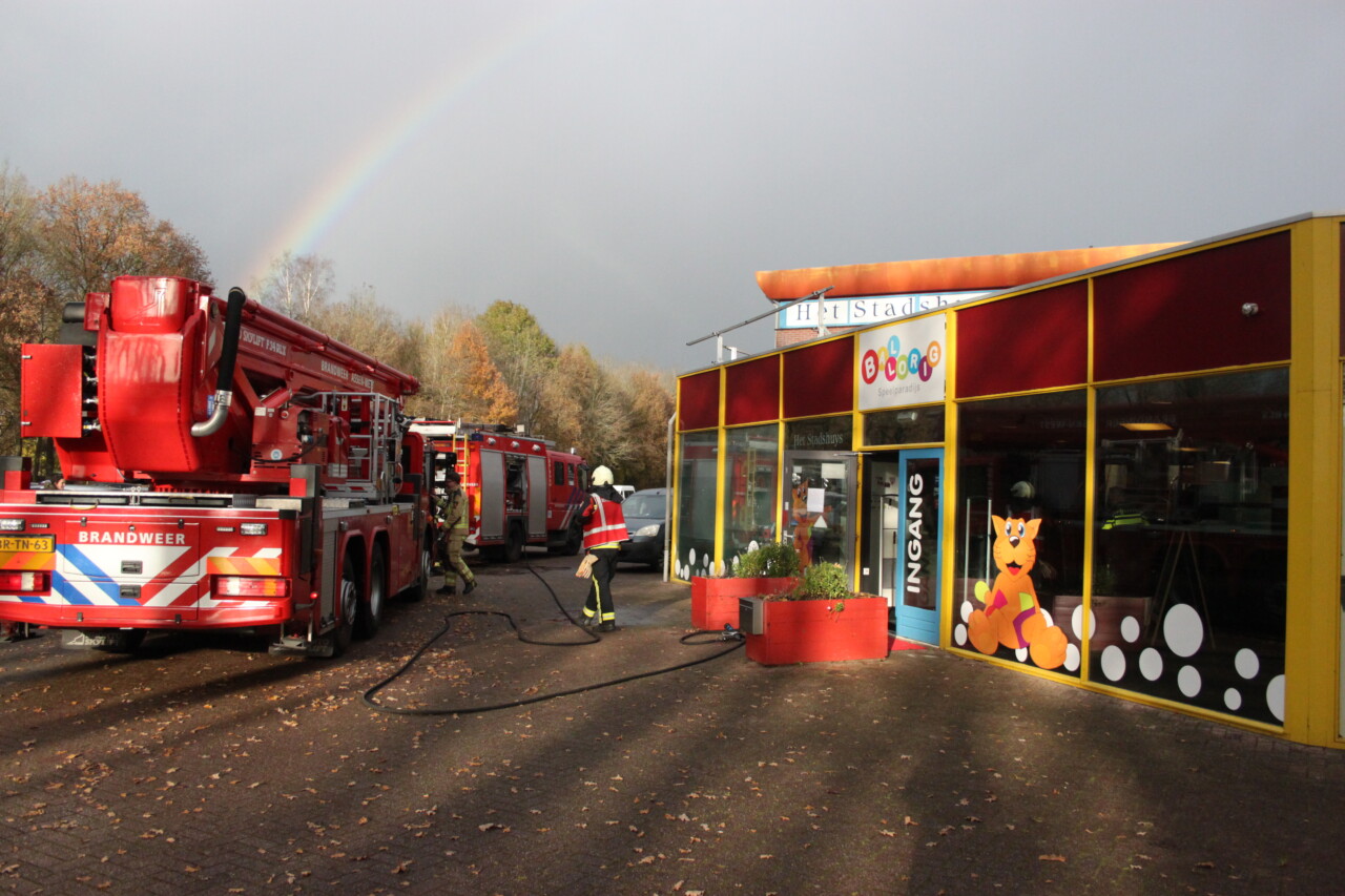 Dakdekkers veroorzaken brandweerinzet in Assen