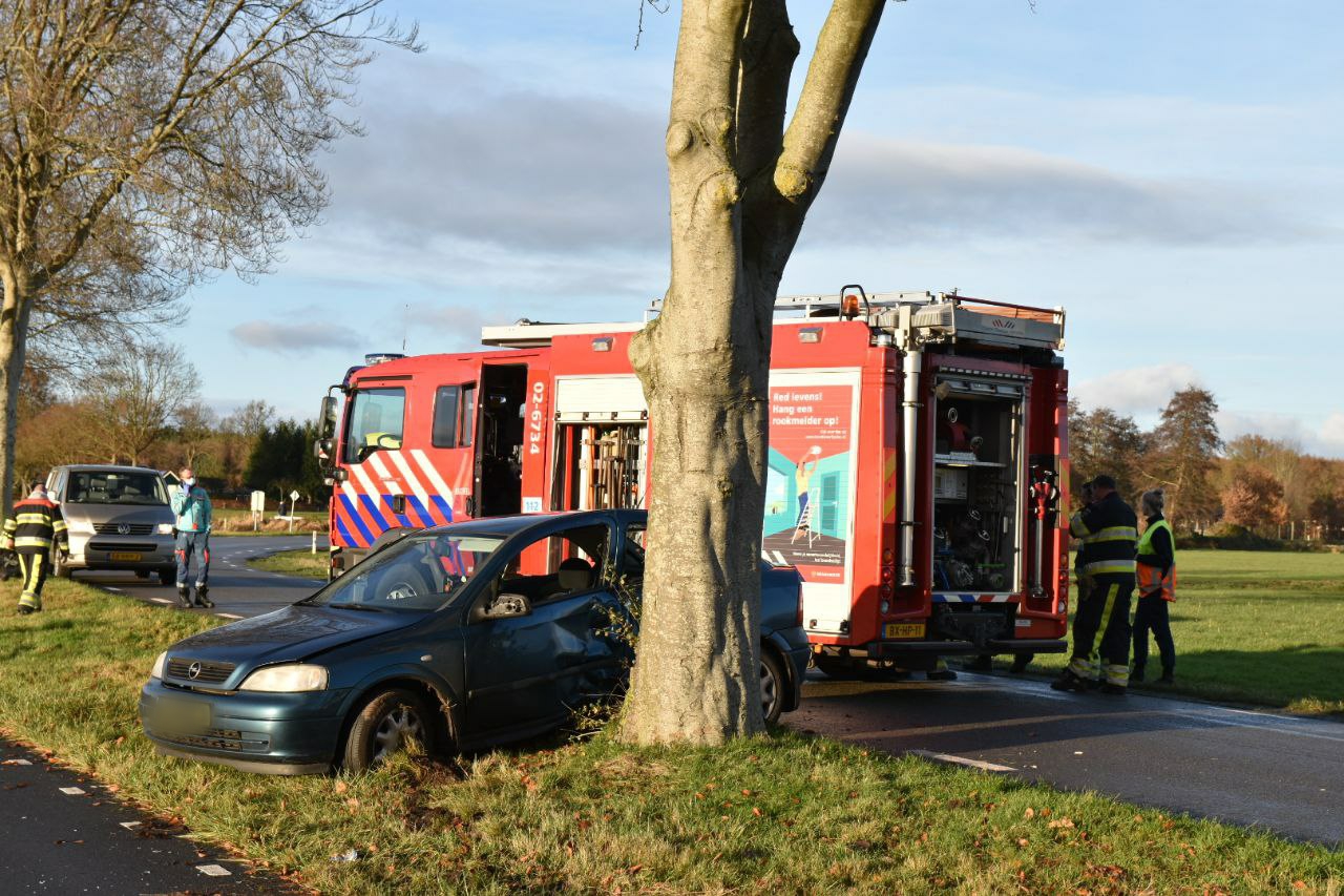 Bestuurder gewond na eenzijdig ongeval bij Noordwolde