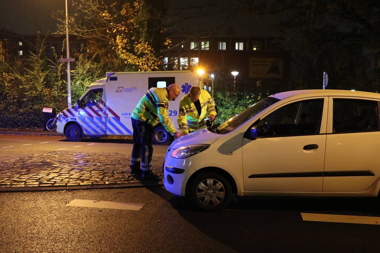 Bezorger gewond na botsing op Paterswoldseweg