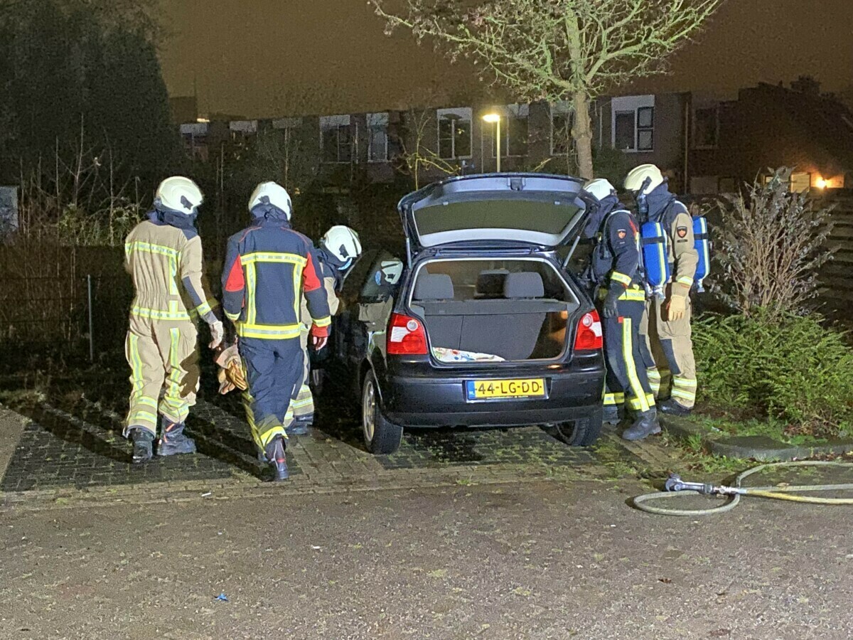 Auto in beslag genomen na mogelijke brandstichting in Assen