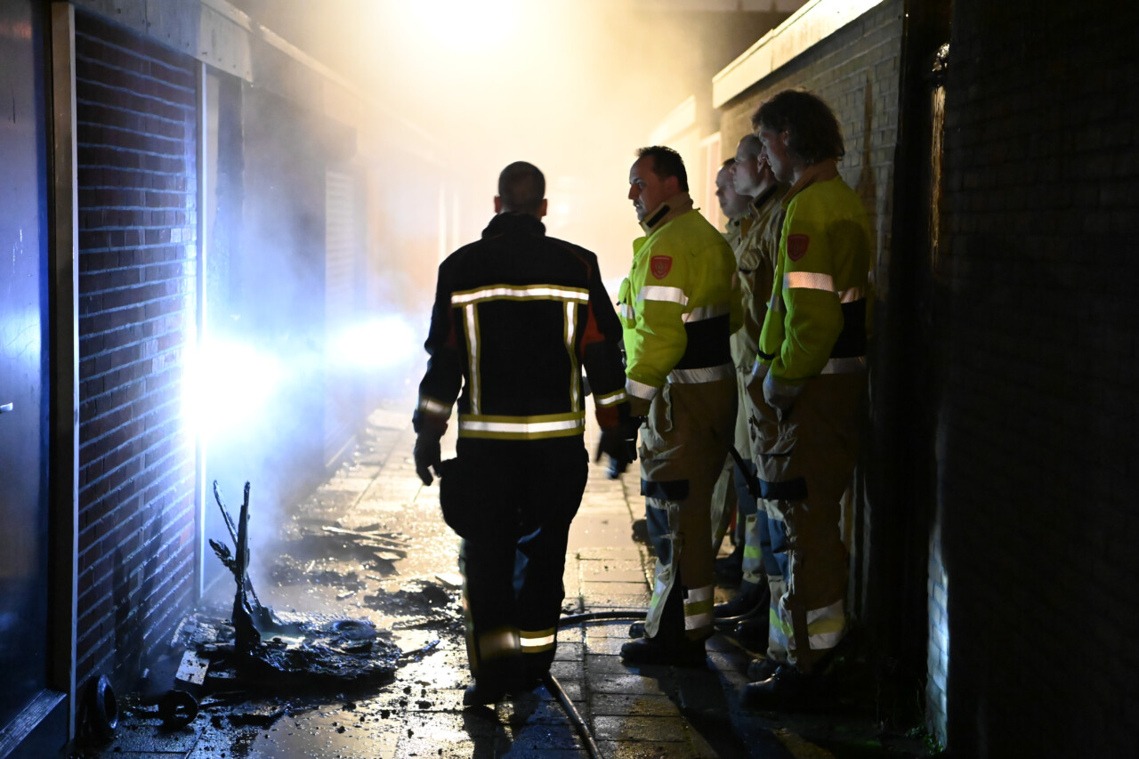 Schuur beschadigd door containerbrand in Hoogezand
