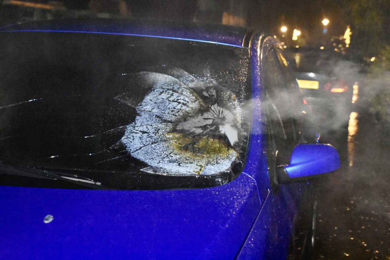 Politie doet onderzoek na autobrand in Marum