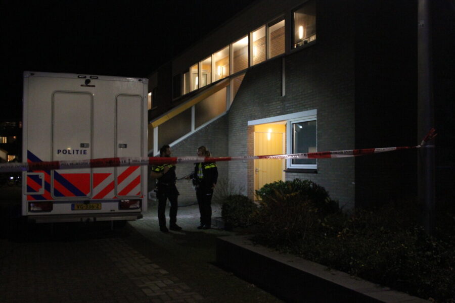 Twee doden aangetroffen in woning in Assen