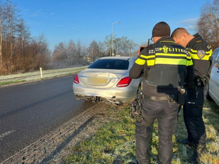 Alleen materiële schade bij kop-staartbotsing bij Niebert