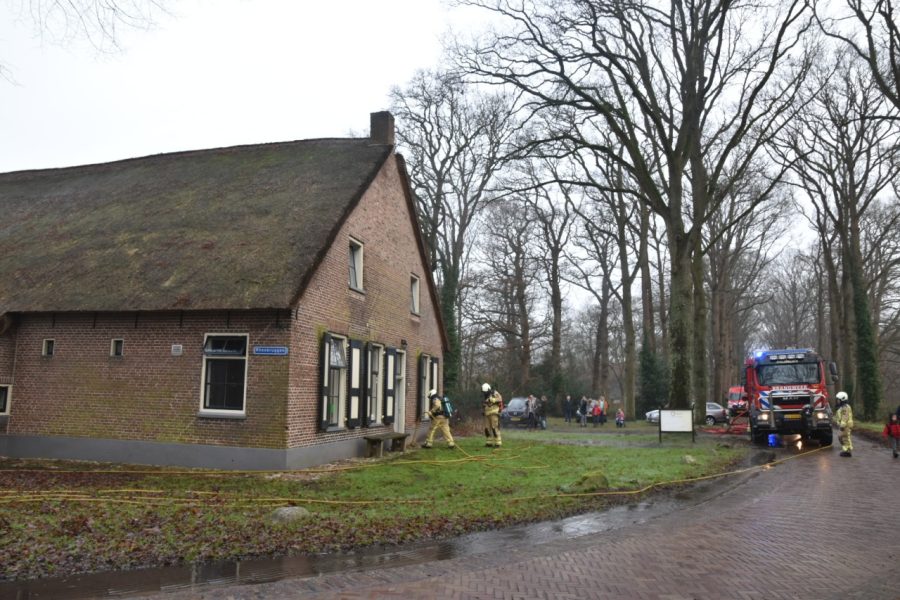 Brandweer rukt uit voor brand in woonboerderij in Ansen