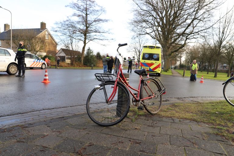 Fietsster gewond na botsing in Hoogeveen