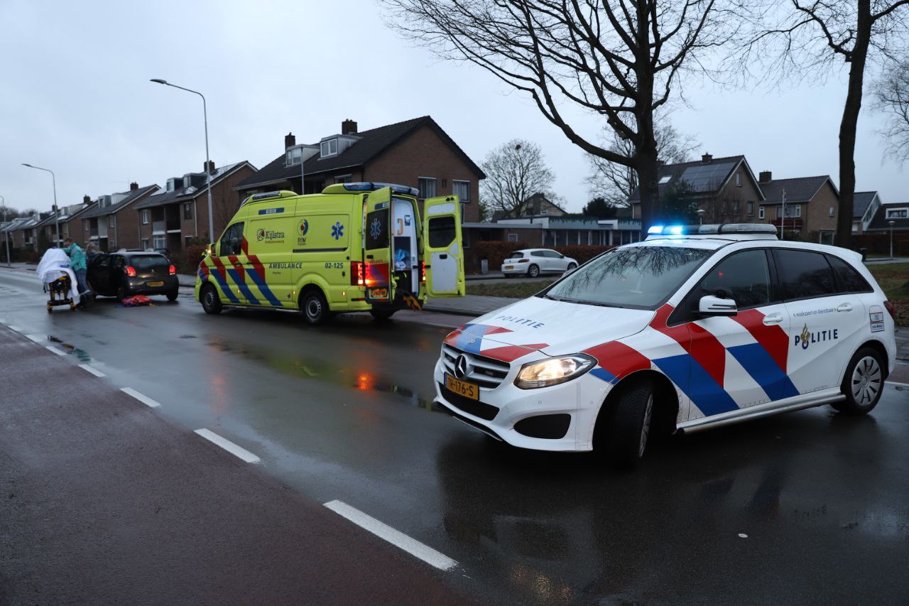 Bestuurder gewond na kop-staartbotsing in Drachten
