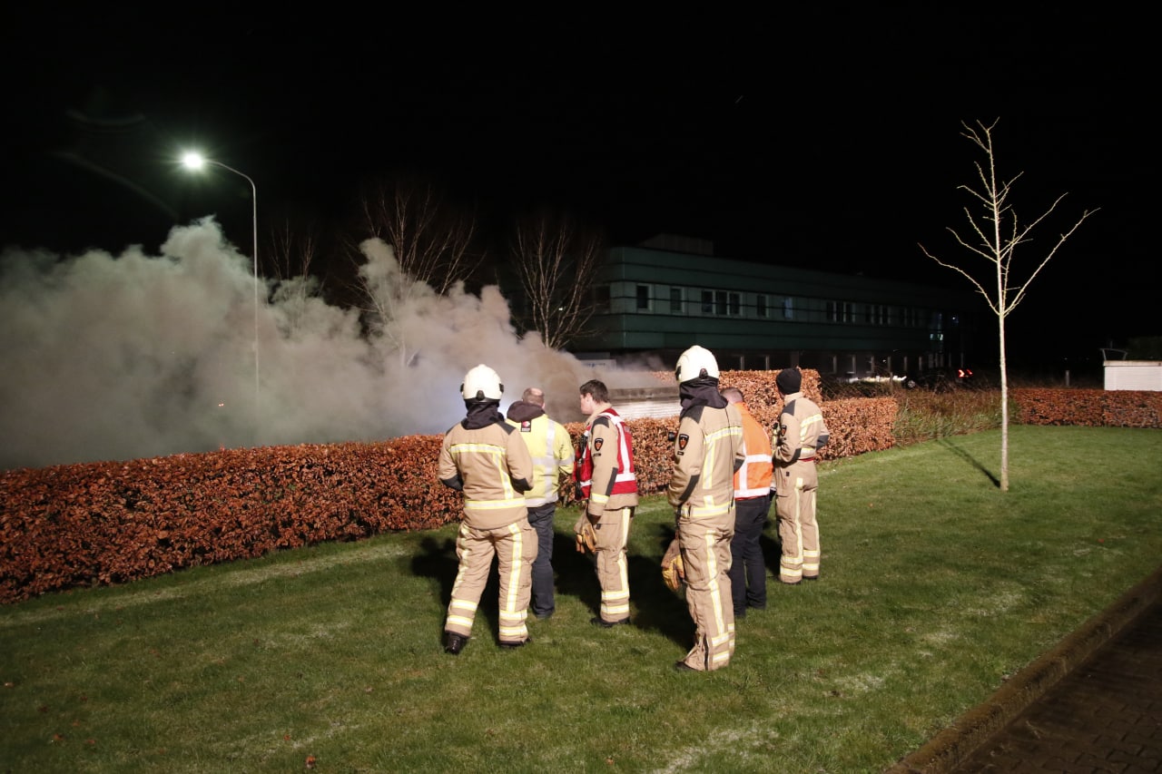 Tientallen huishoudens zonder stroom na brand in transformatorstation Emmen