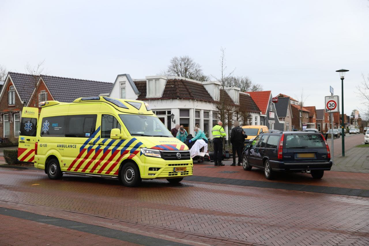 Automobilist en scooterrijder in botsing in Drachten