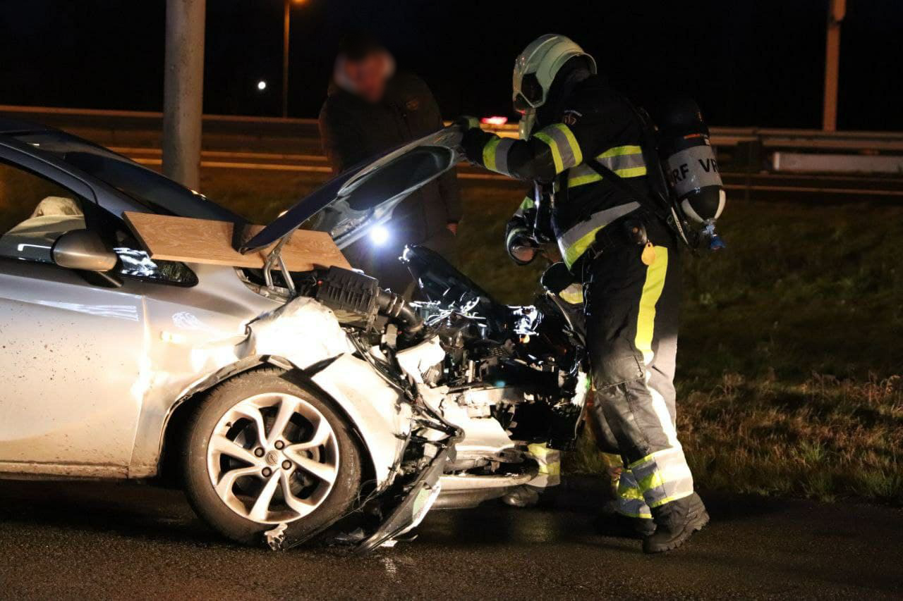 Veel schade na ongeval met twee voertuigen in Heerenveen