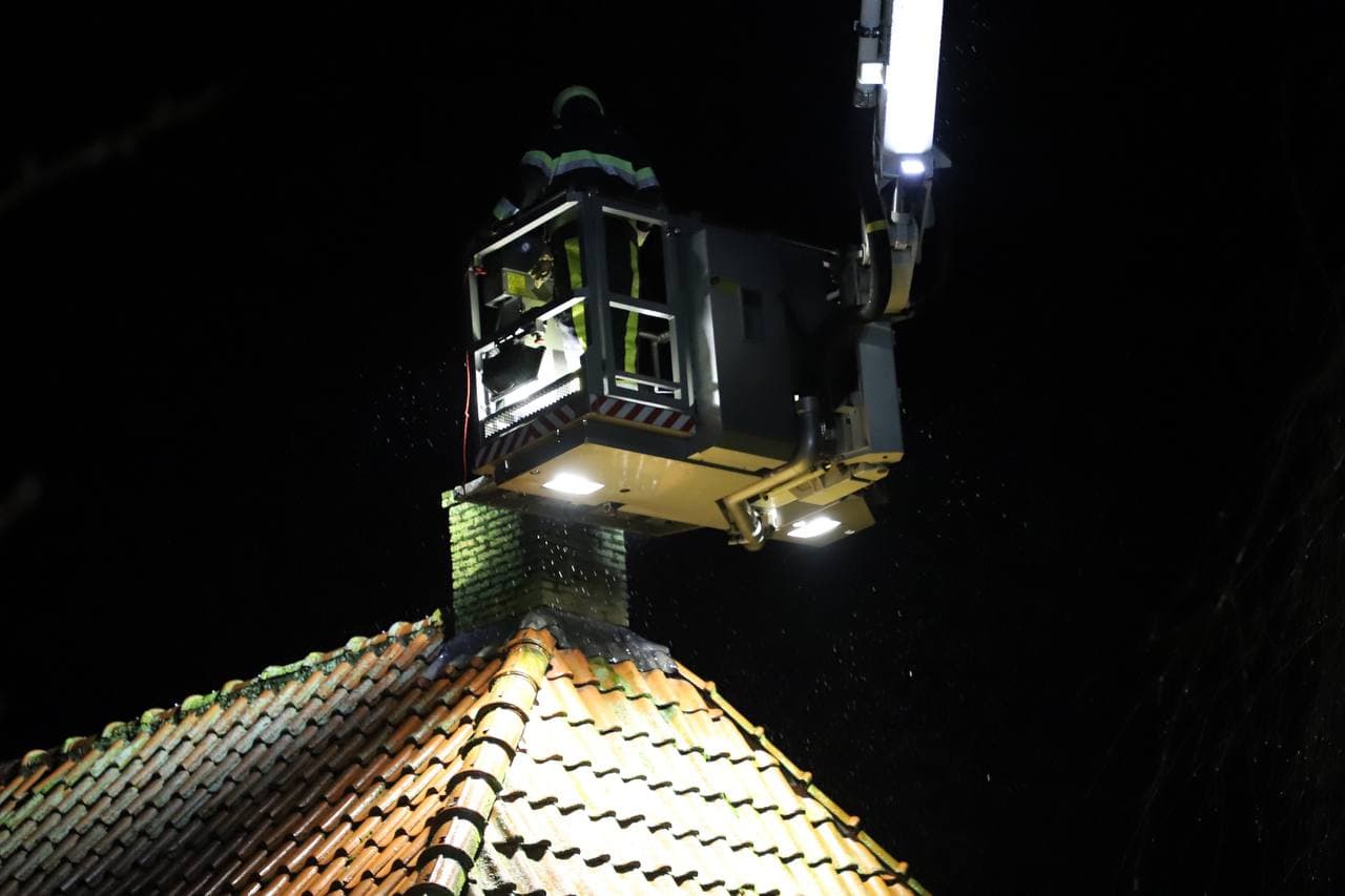 Brandweer ingezet voor schoorsteenbrand in Garyp