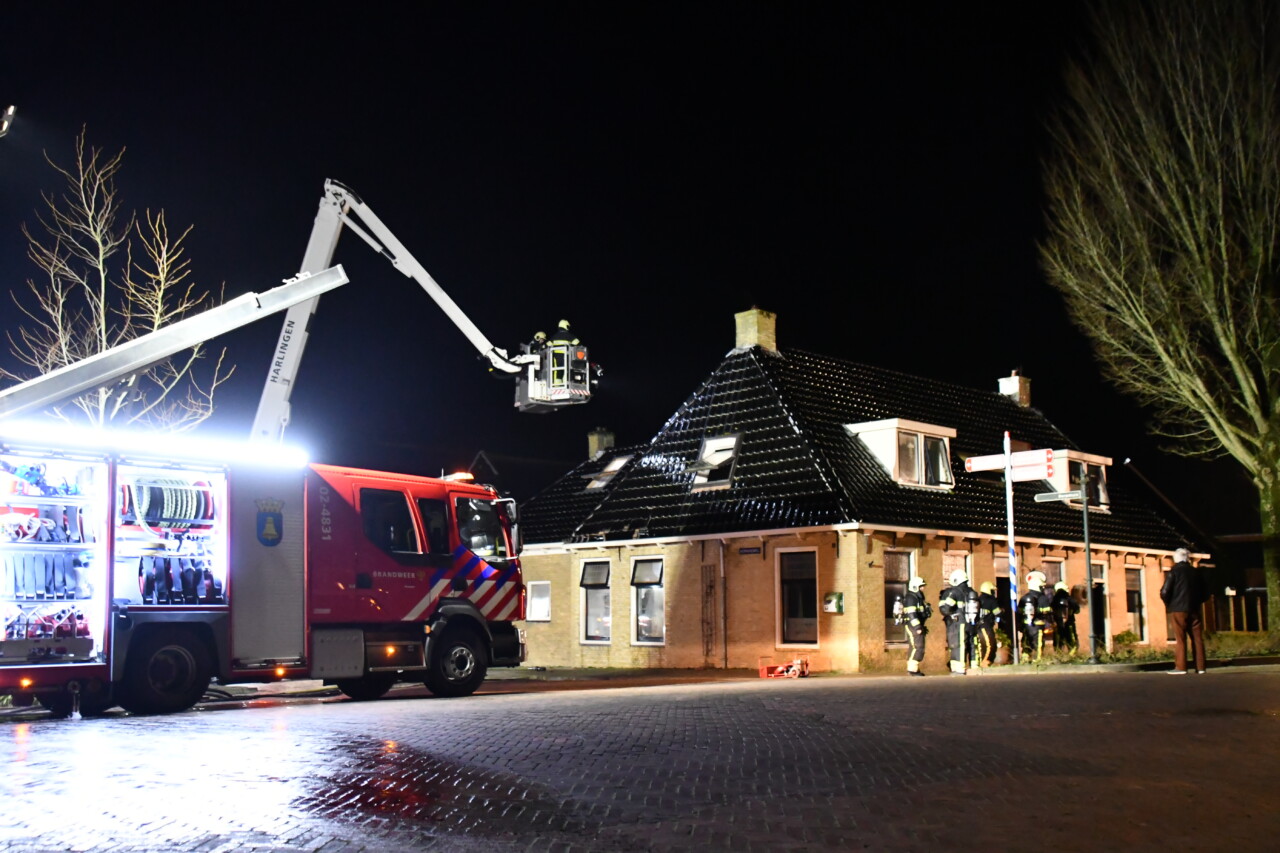 Brandweer heeft brand in kantoor Midlum snel onder controle