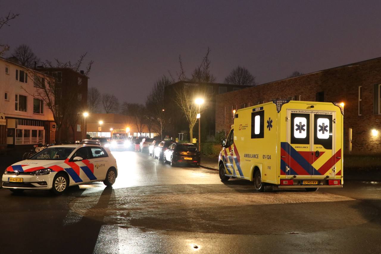 Persoon gewond na steekpartij bij woning in Groningen