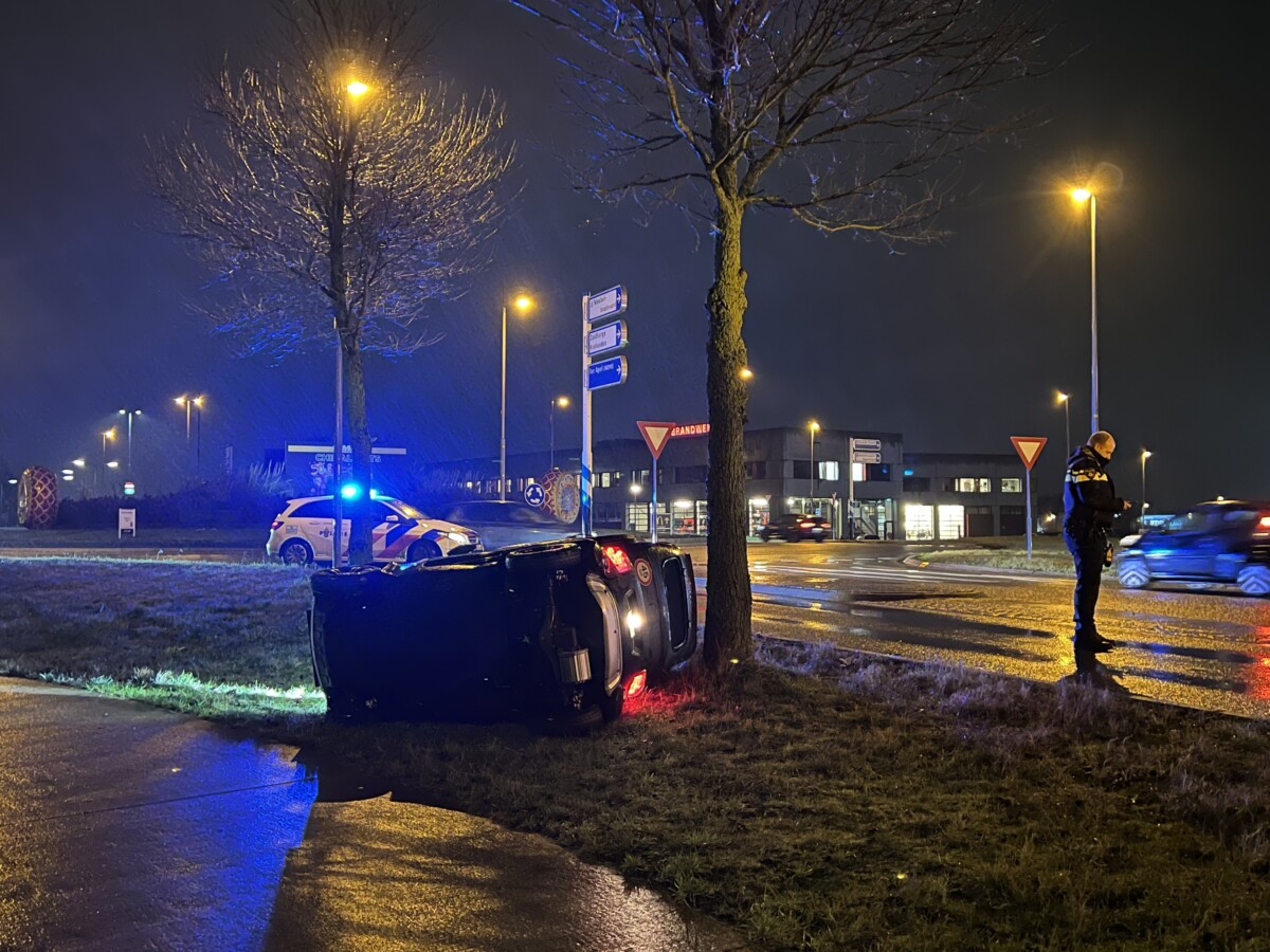 Maaltijdbezorger crasht met 45 km auto in Emmen