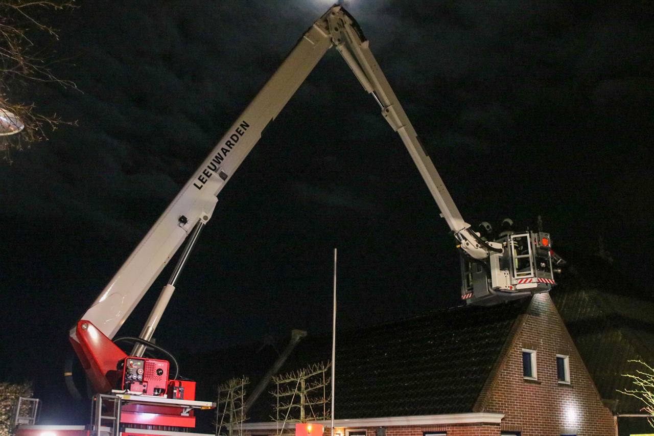 Keuken vol rook door schoorsteenbrand in Feanwaldsterwal