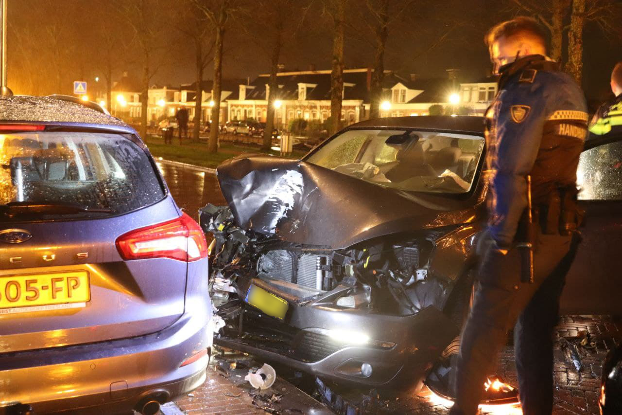 Gewonde bij botsing tussen drie voertuigen in Sneek