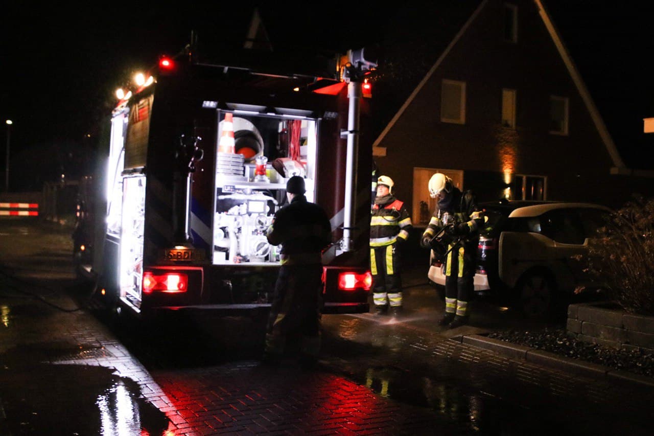 Brand bij houtkachel veroorzaakt schade aan schuur in Damwald