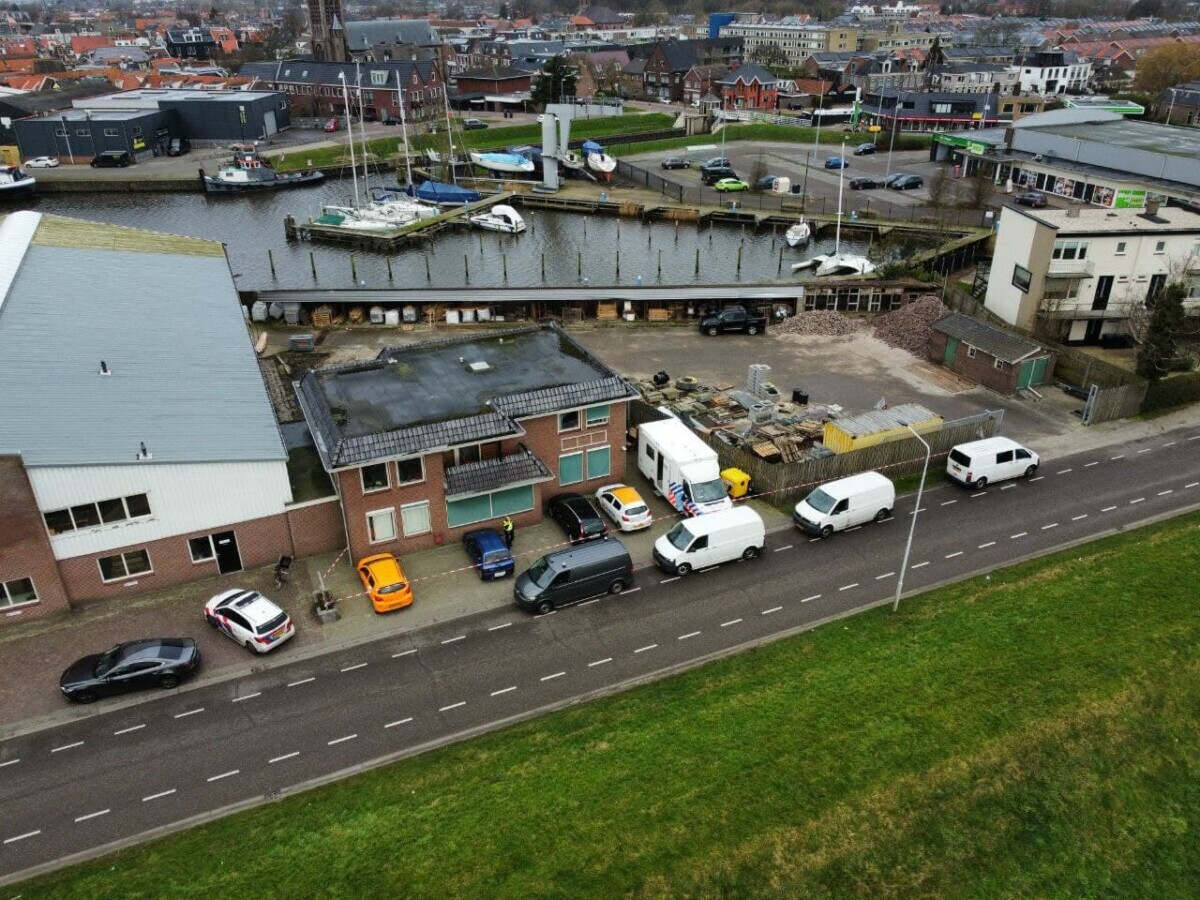 Groot onderzoek bij dodelijke steekpartij in Lemmer: Twee verdachten aangehouden (video)