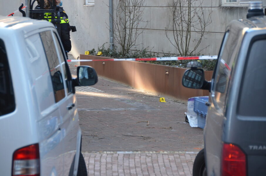 Vrouw (21) overleden na steekpartij, twee gewonden en aanhouding verdachte (27) in Leeuwarden