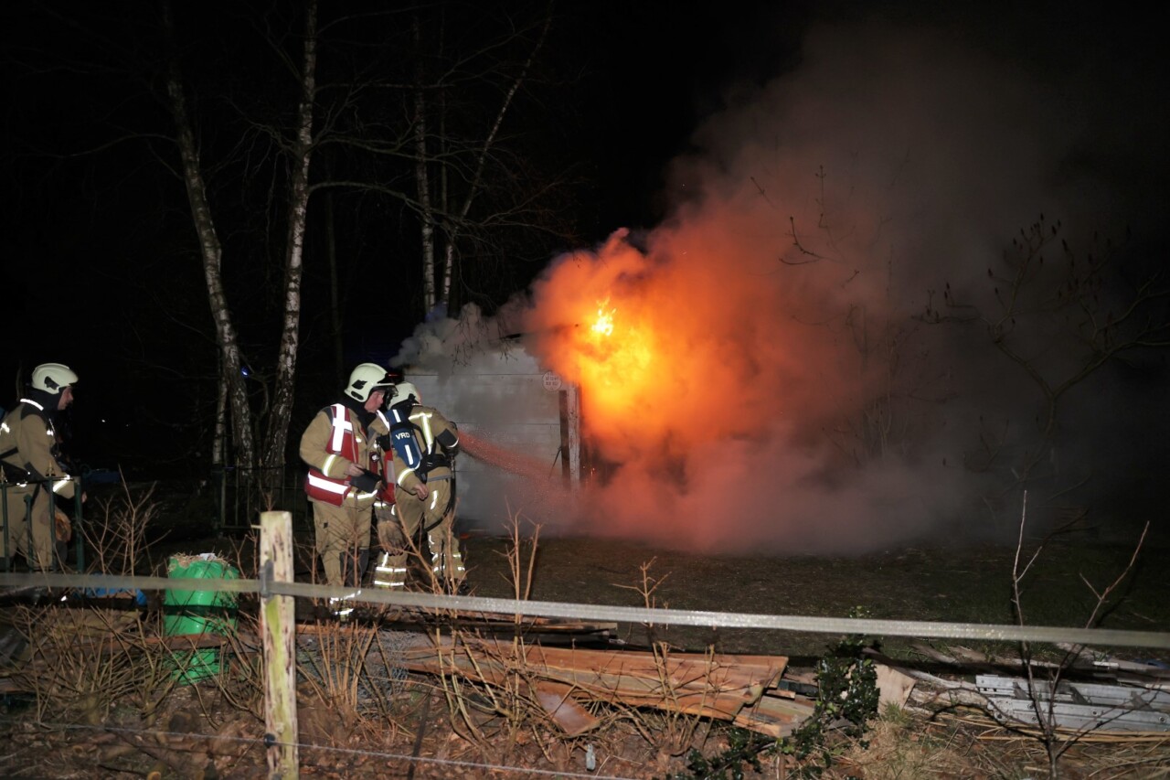 Hokje brandt af in Gieterveen (Video)