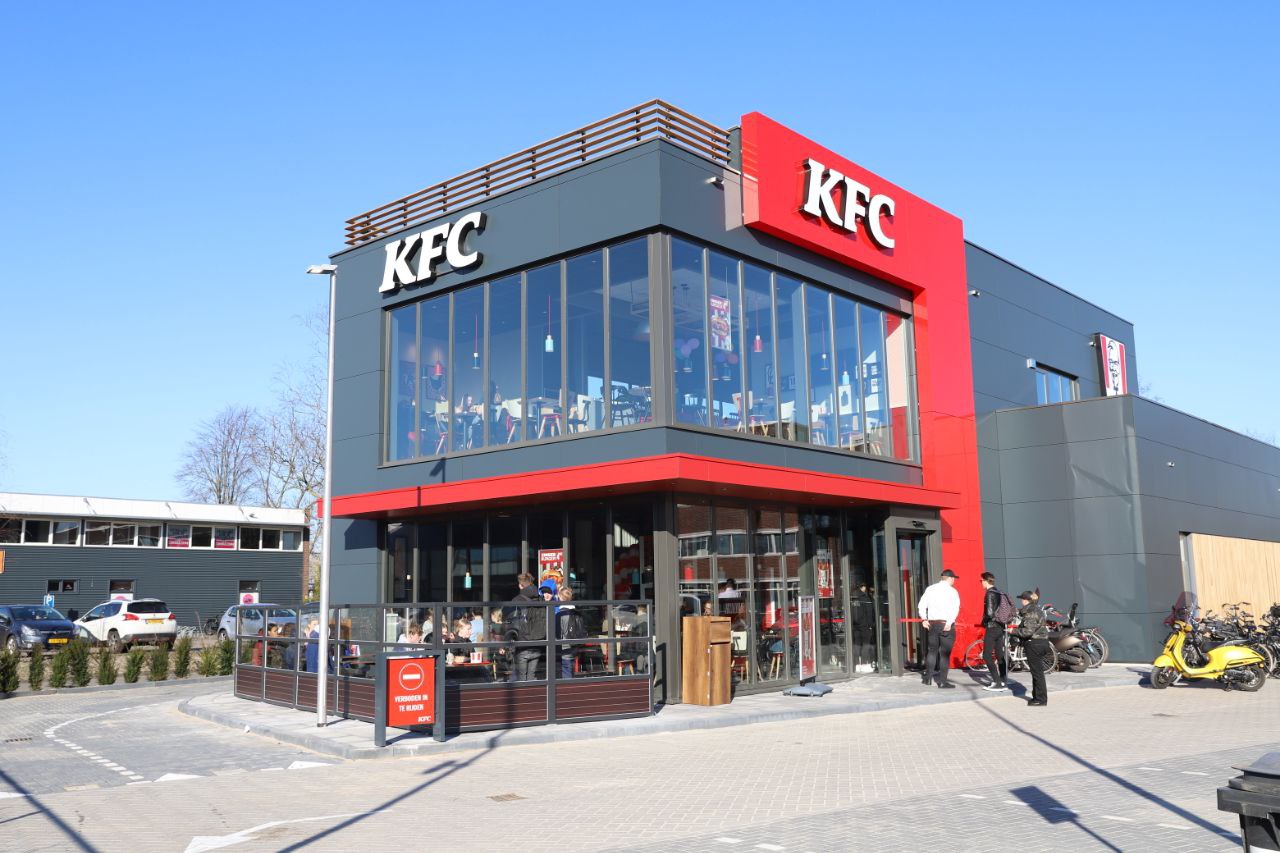 Fastfoodketen KFC opent deuren van nieuw pand in Drachten