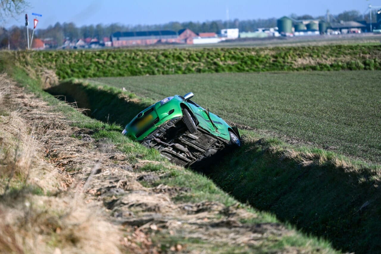 Automobilist met de schrik vrij bij ongeval in Muntendam