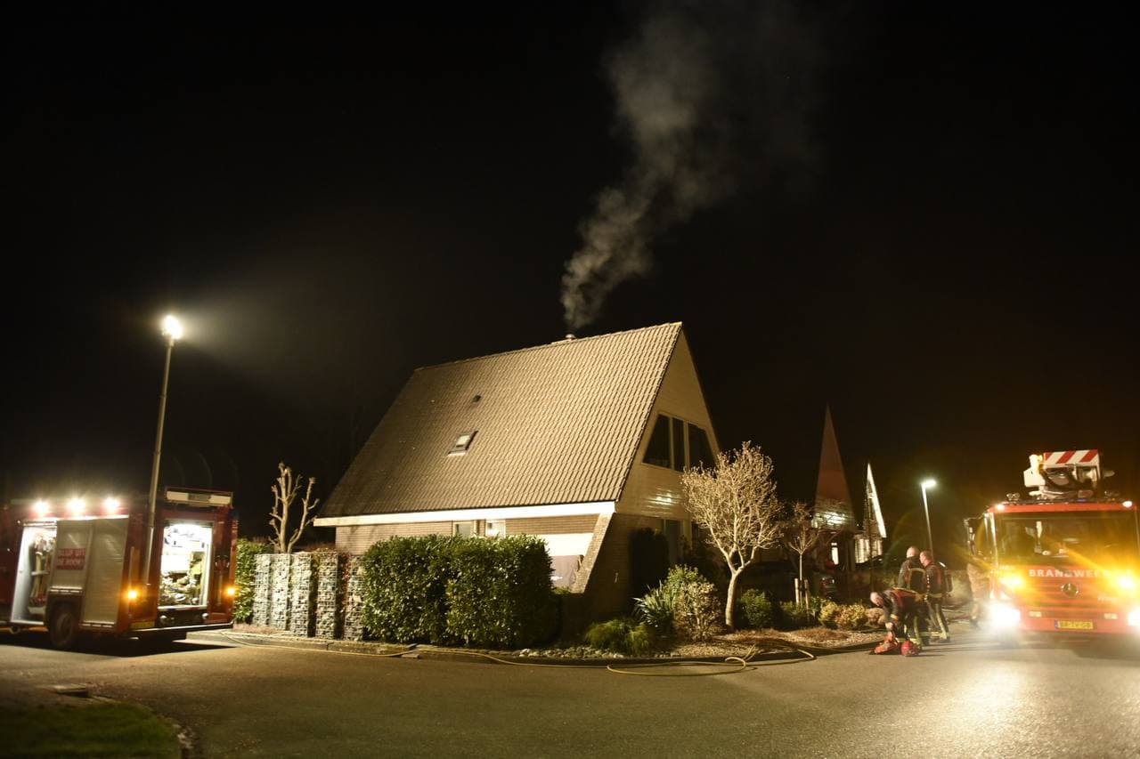Veel rookontwikkeling bij schoorsteenbrand in Scheemda