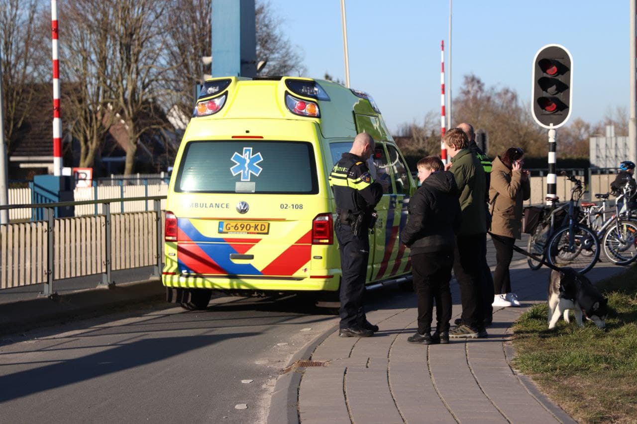 Wandelaar gewond na botsing met twee fietsers in Lemmer