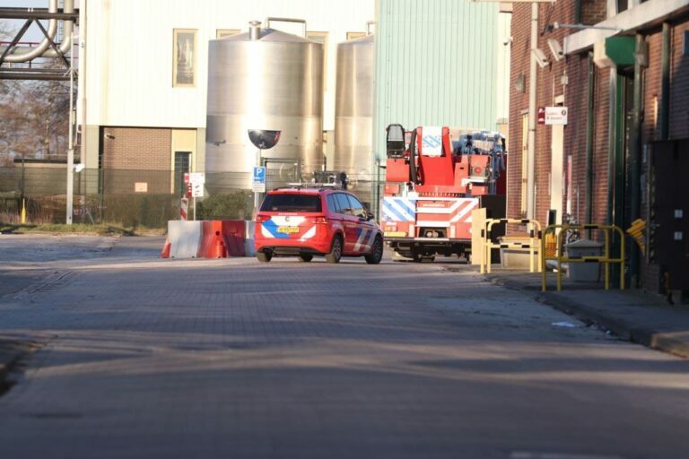 Veel rookontwikkeling bij brand in tabaksfabriek in Joure