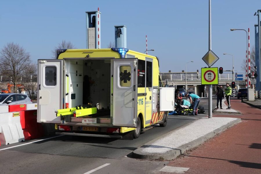 Fietser raakt gewond na aanrijding met automobilist in Groningen