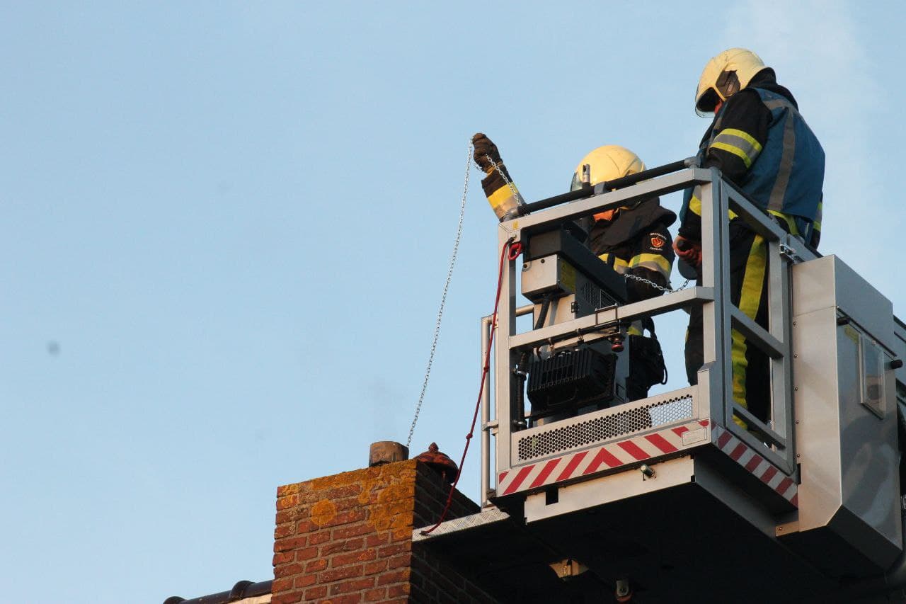 Schoorsteenbrand aan Eelaan in Dokkum