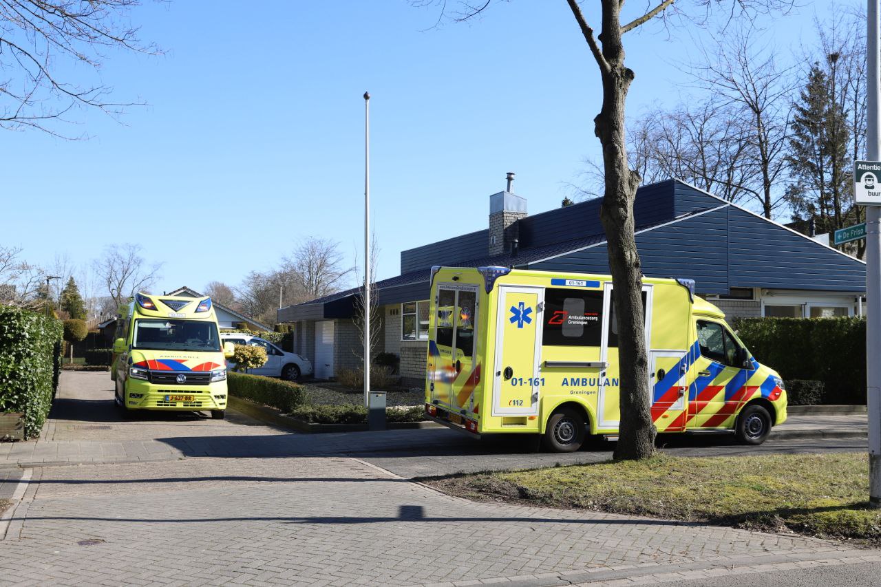 Man raakt gewond na val van dak in Drachten