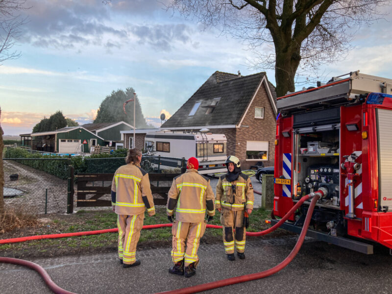 Veel rookontwikkeling bij schoorsteenbrand in Klazienaveen-Noord