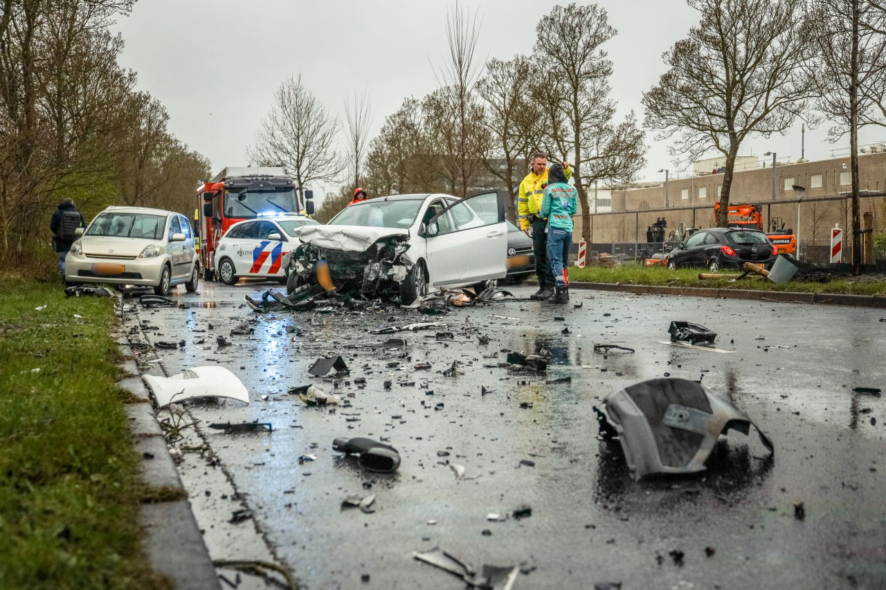 Ravage en verkeerschaos na ongeval Leeuwarden